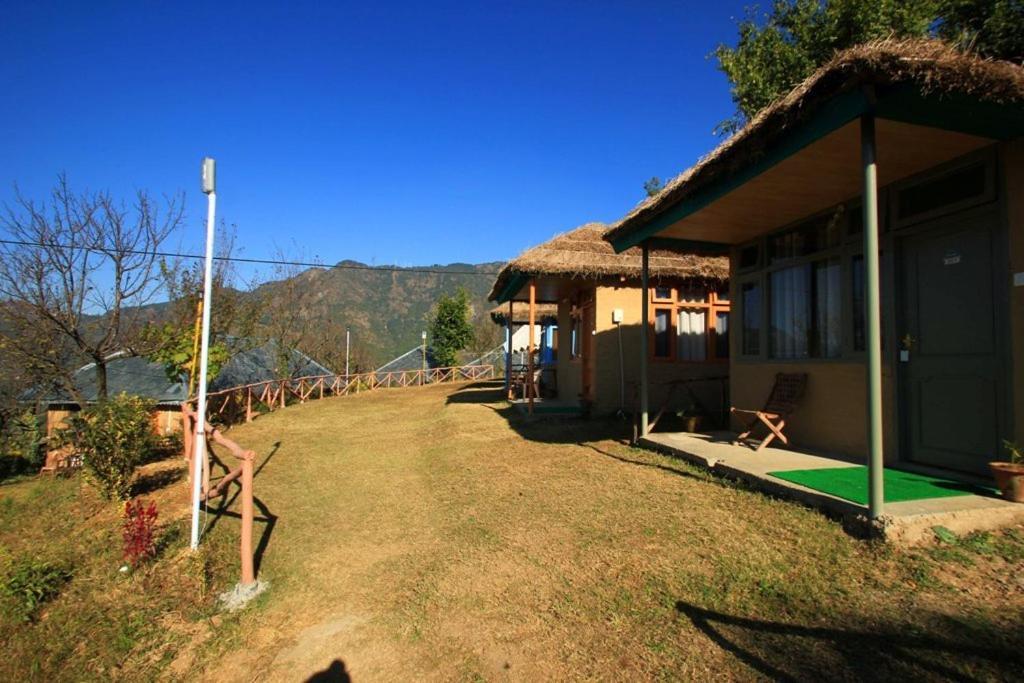 Oyo 43476 Vatika Resort Shimla Cameră foto